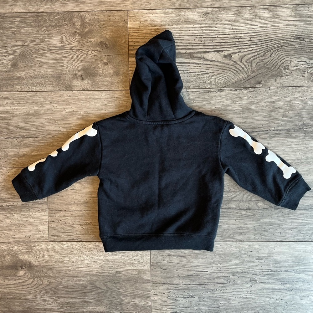 Carter’s Child of Mine Long Sleeve Halloween Hoodie Skeleton Black White 2T - Picture 2 of 6